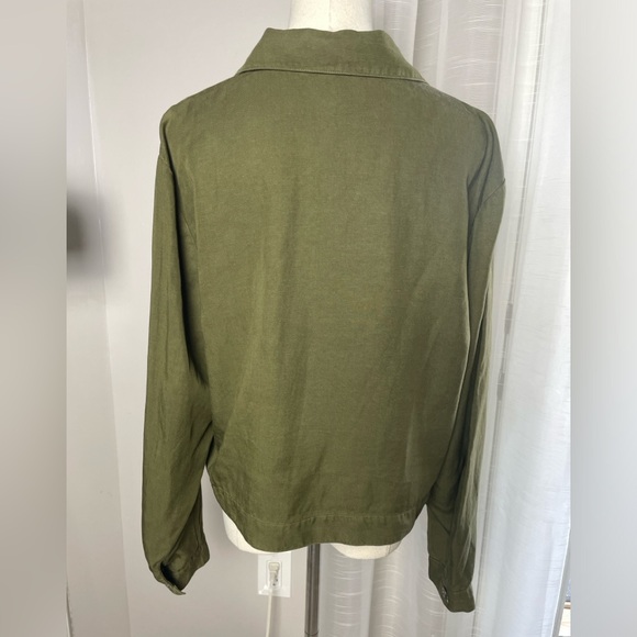 Eileen Fisher Linen Blend Cropped Lightweight Jacket Olive Green Size Medium - Picture 8 of 10